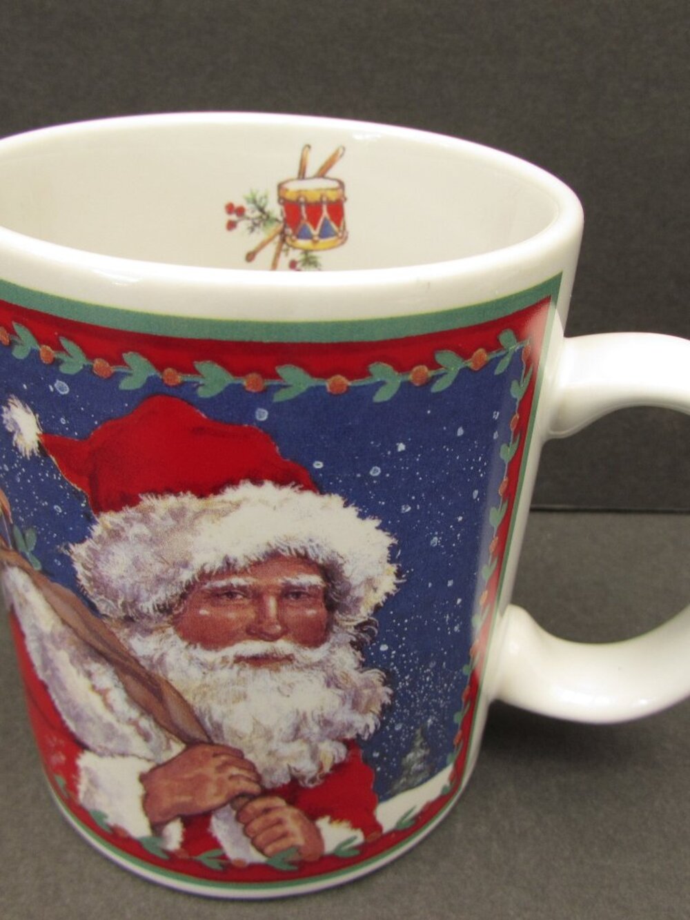 JCPenney Santa Claus With Bag Of Toys Christmas Coffee Mug Betty Whiteaker Vtg